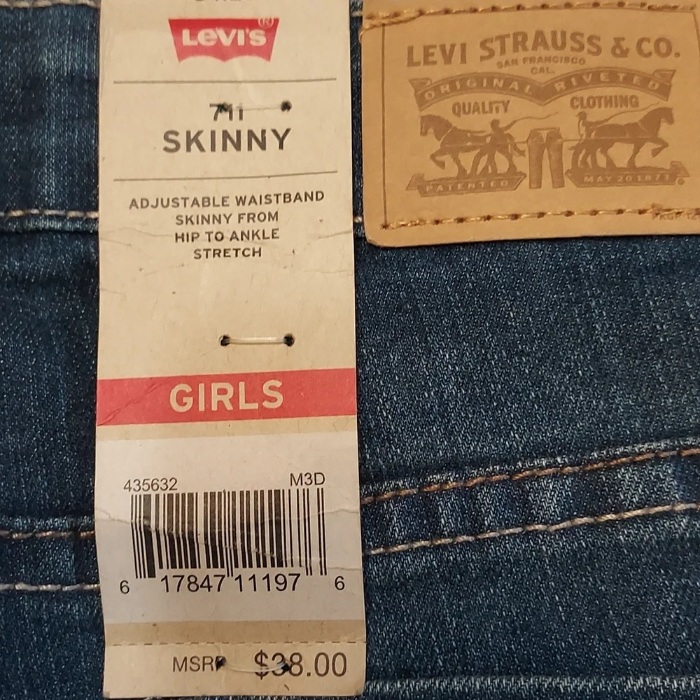 Levi's 711 Skinny Jeans